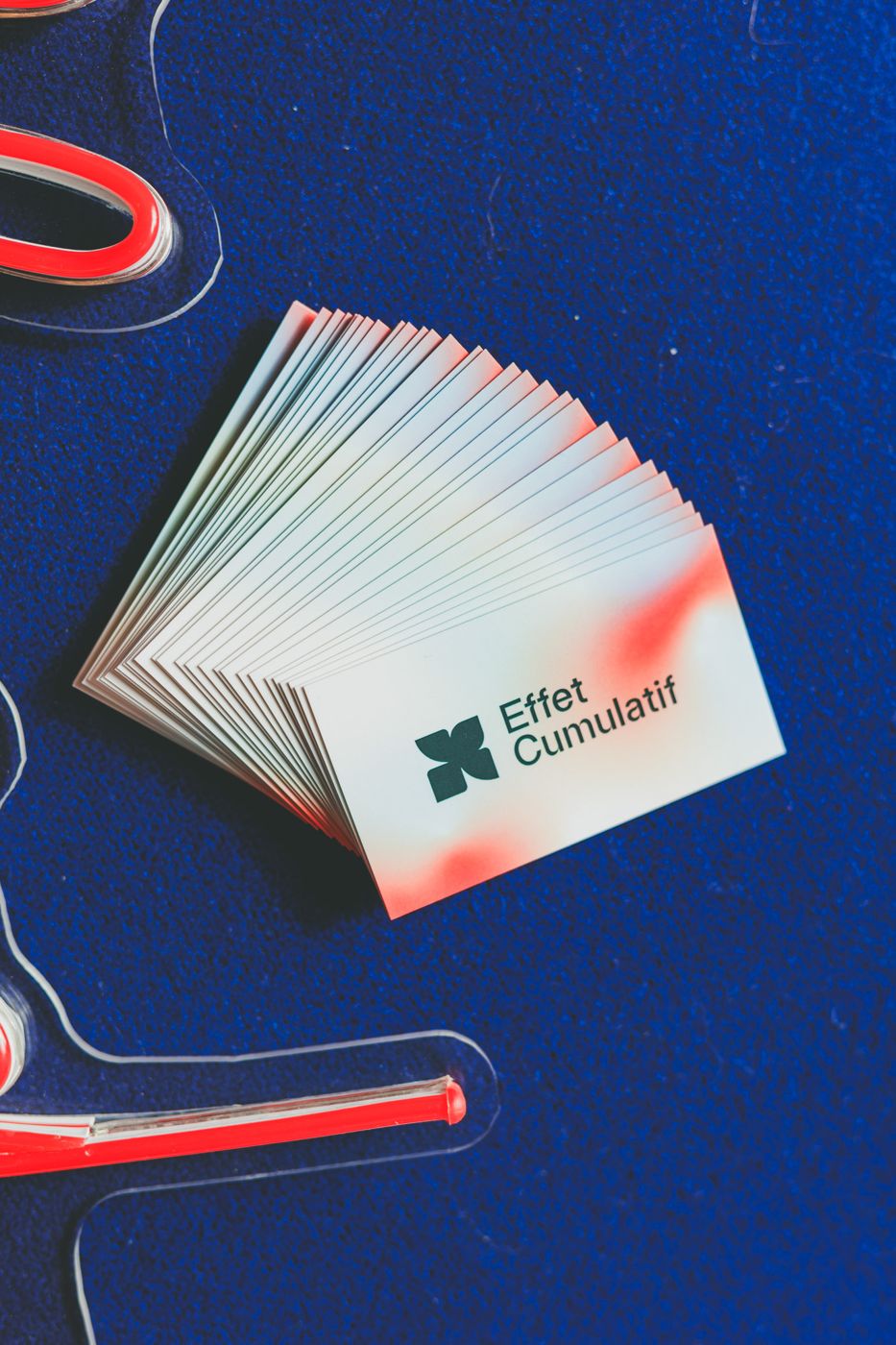 Cartes d'affaires d'Effet Cumulatif disposées en éventail
